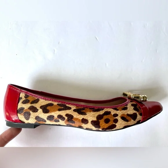 Tabita NEW Leopard Print Pointed Toe Ballet Flats Red Trim Gold Bow NWOT Size 6 - Picture 8 of 9